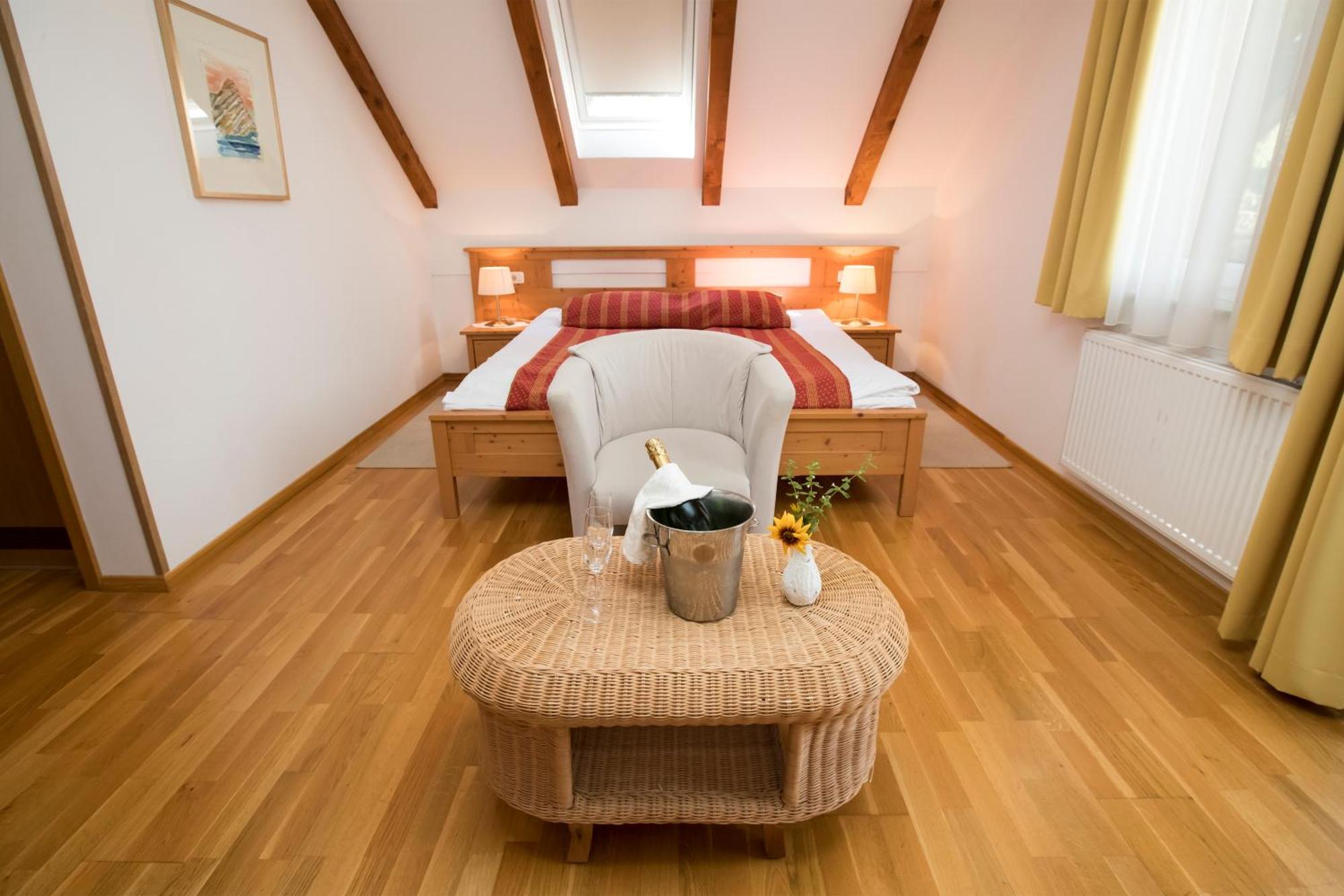 Art Hotel Kristal Bohinj Ngoại thất bức ảnh